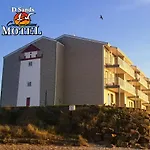 D Sands Condominium Motel