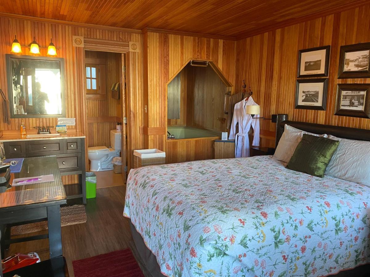Motel Whistling Winds 2*