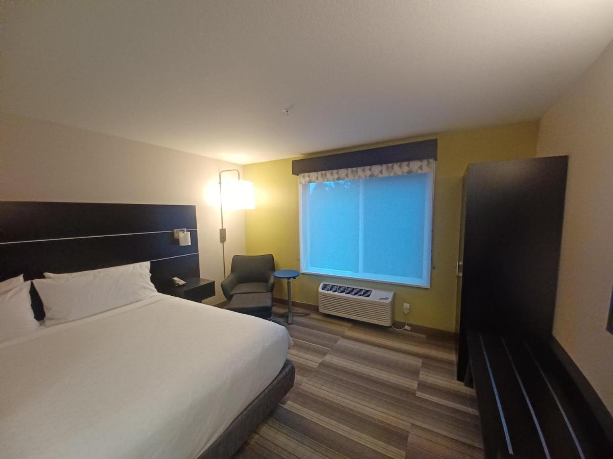 Express & By Ihg 3*