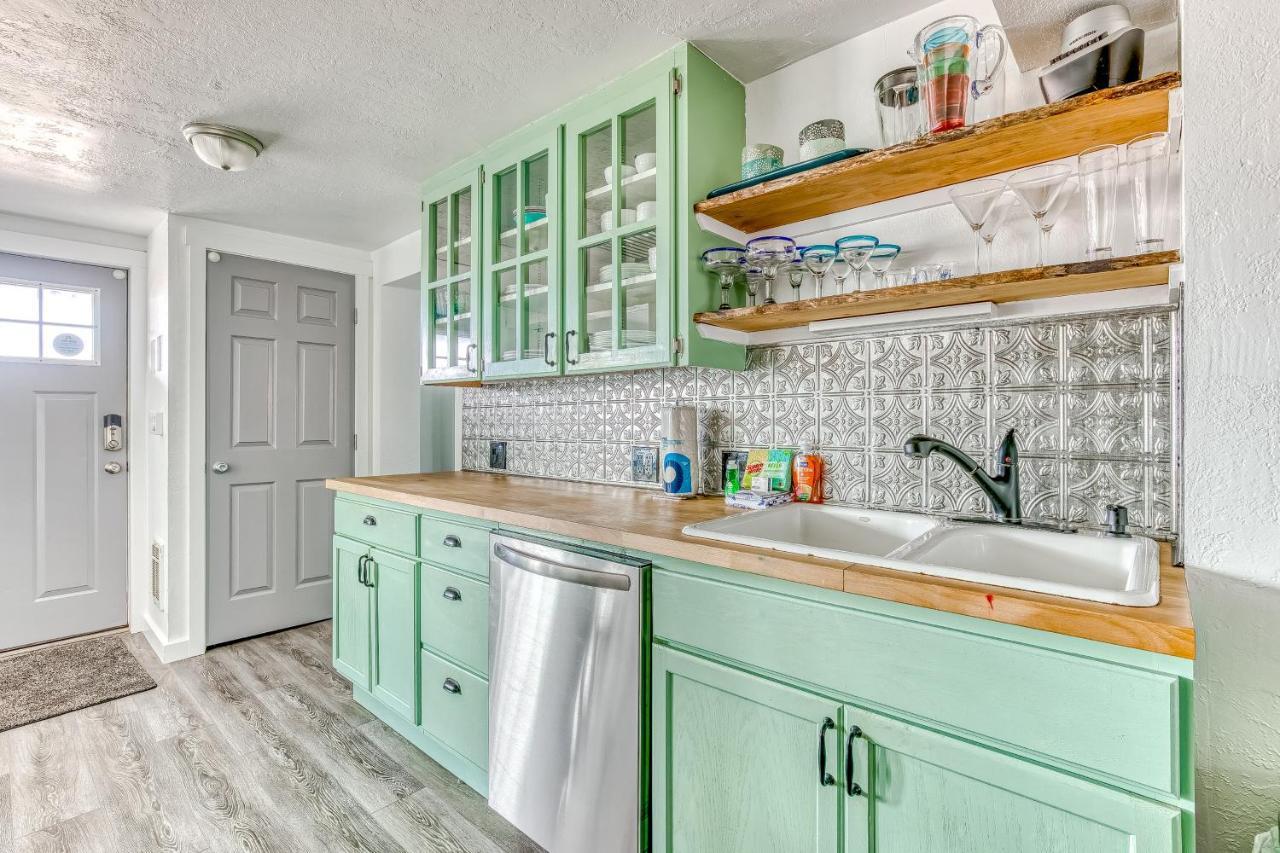 Apartment Cake By The Ocean Lincoln City