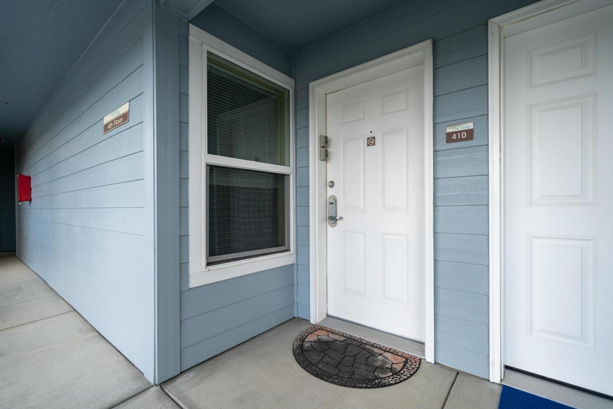 Waters Edge 410 * Lincoln City
