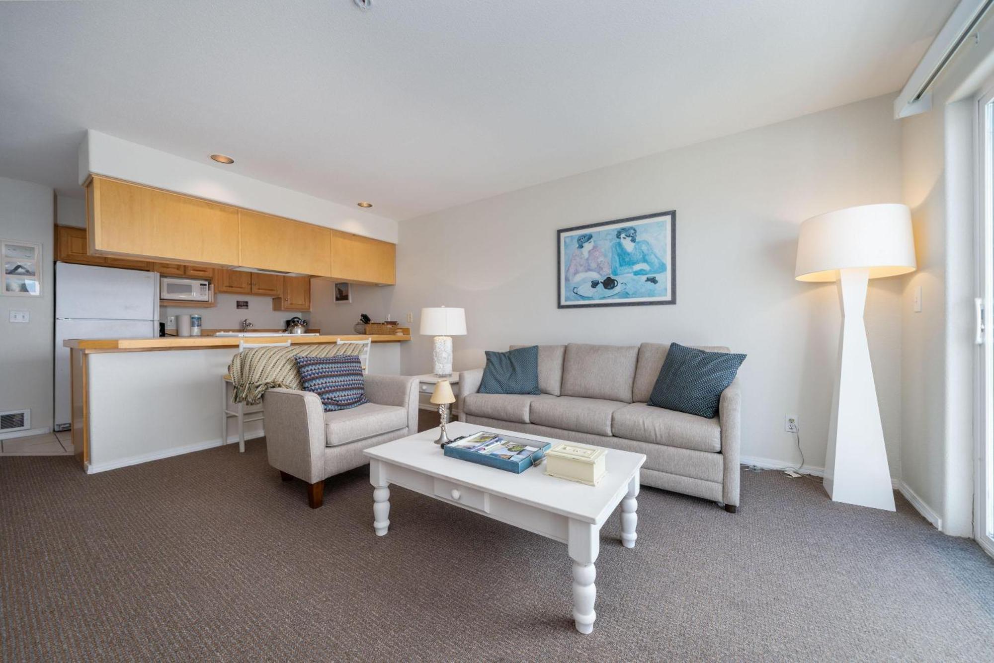 Waters Edge 410