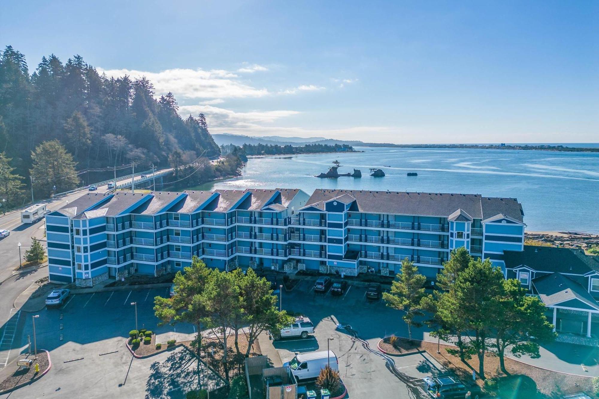 Waters Edge 410 *