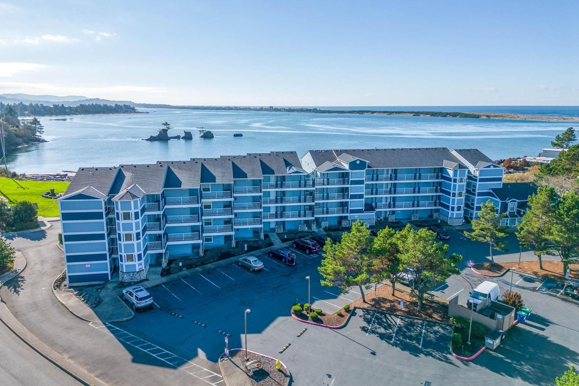 Waters Edge 410