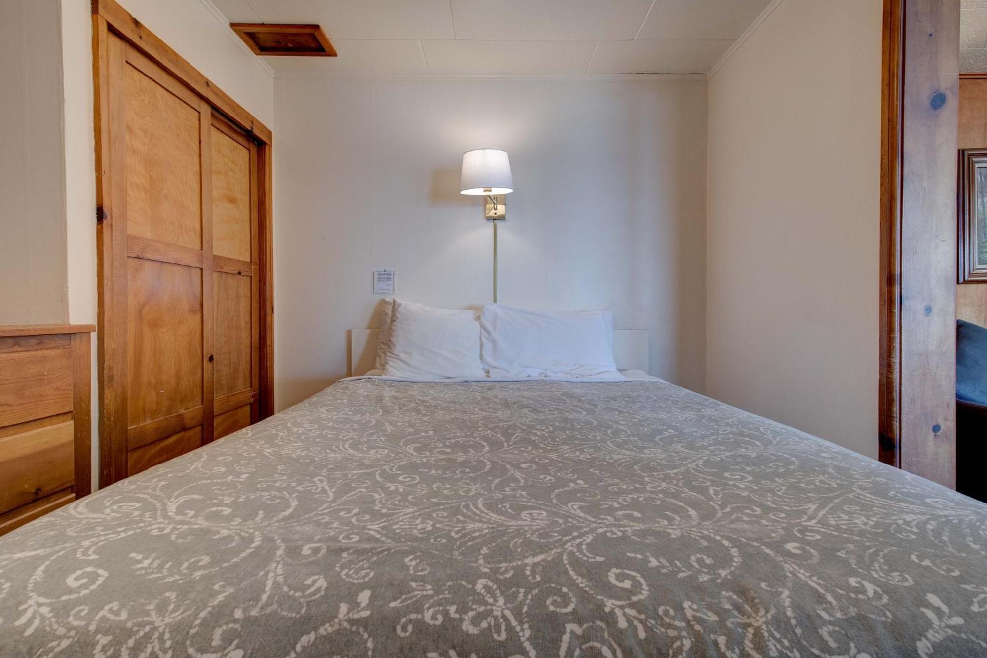 Ester Lee Hotel 2*