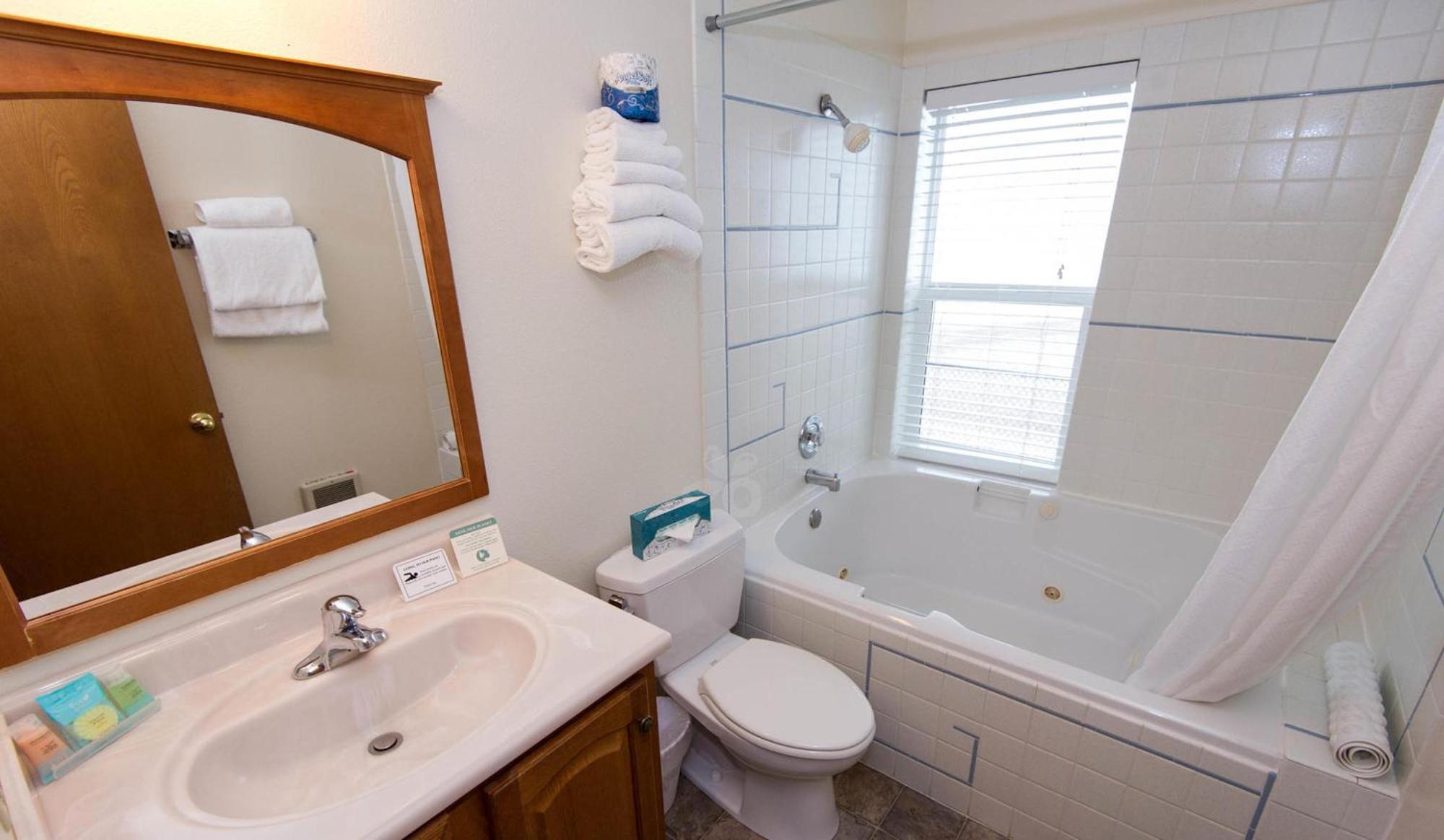 Sandcastle Beachfront Motel 3*