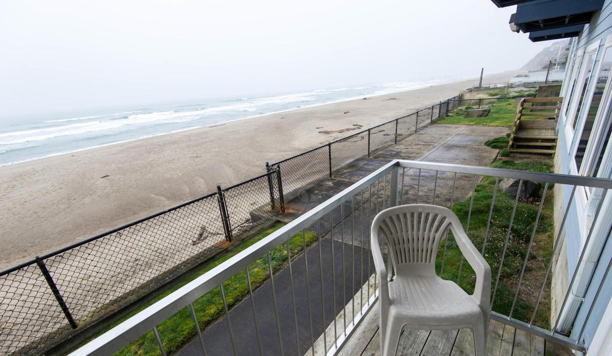 Sandcastle Beachfront Lincoln City