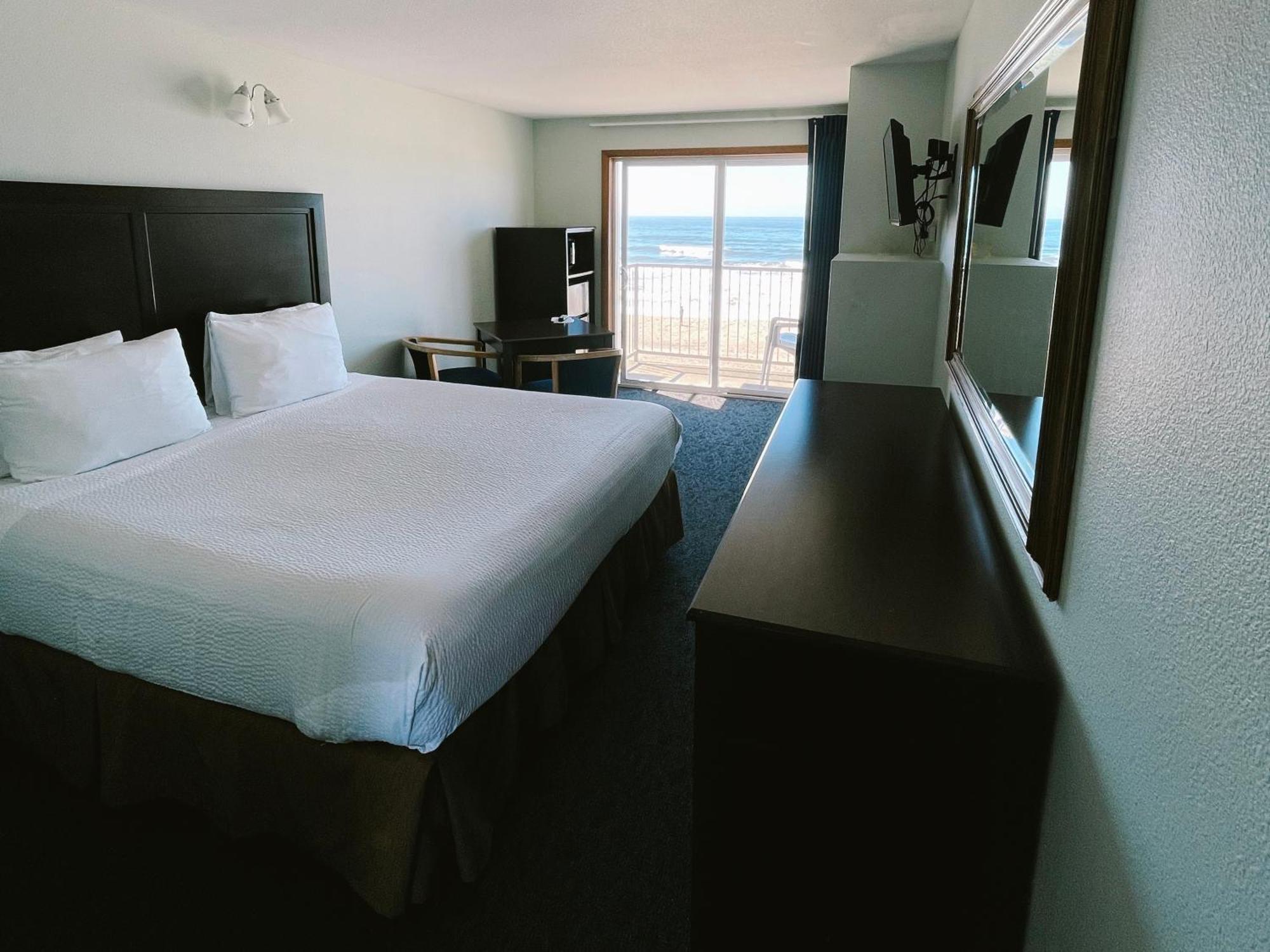 Sandcastle Beachfront 3*