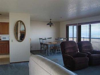 Sandcastle Beachfront 3*
