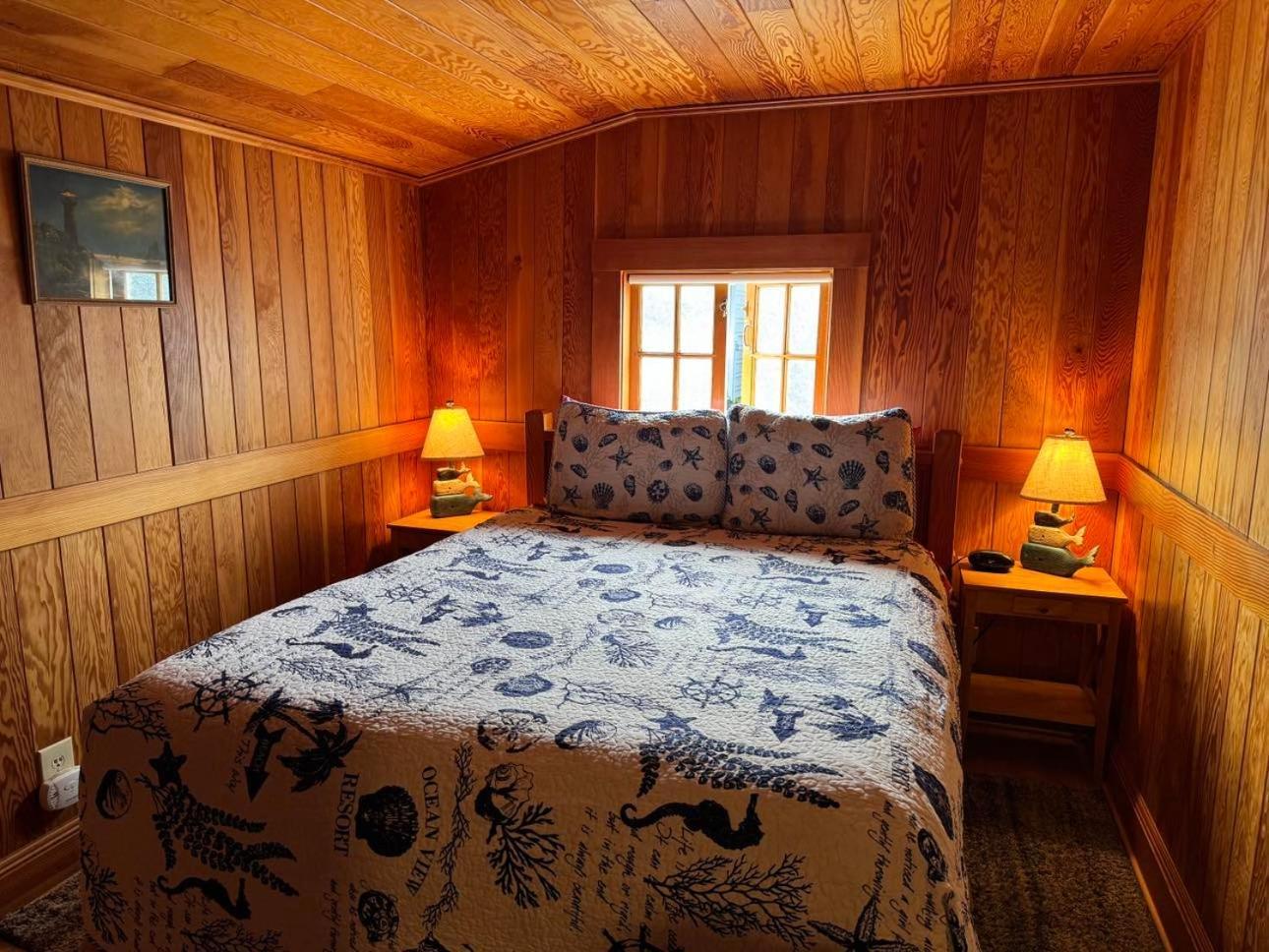 Motel Whistling Winds