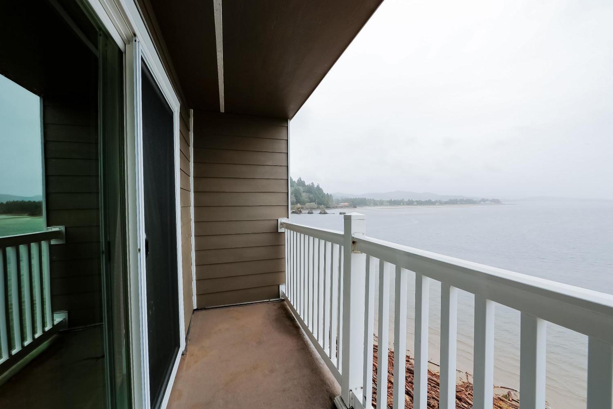 Siletz Bay Beachfront By Oyo Lincoln City