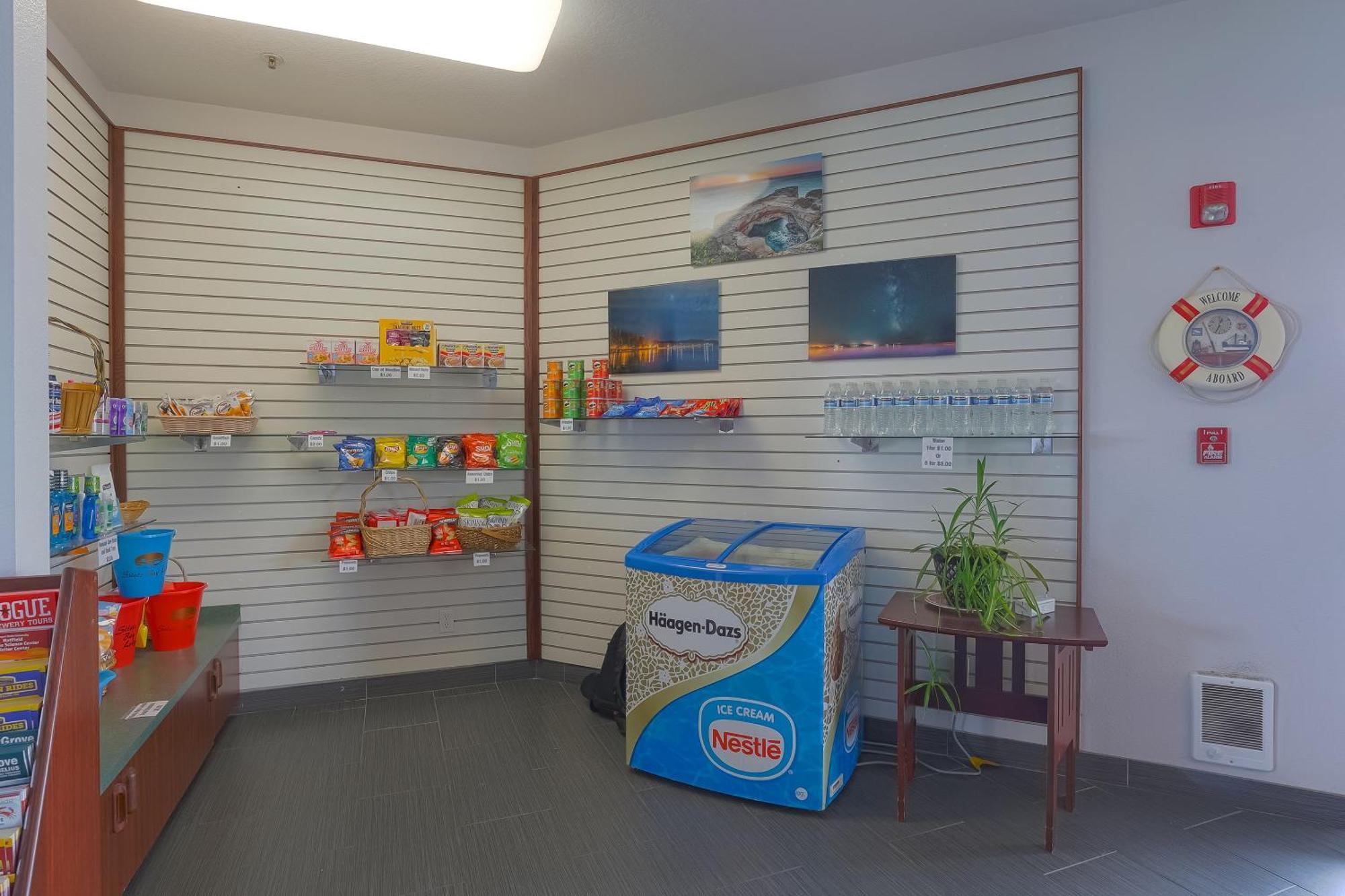 Siletz Bay Beachfront By Oyo Hotel 2*