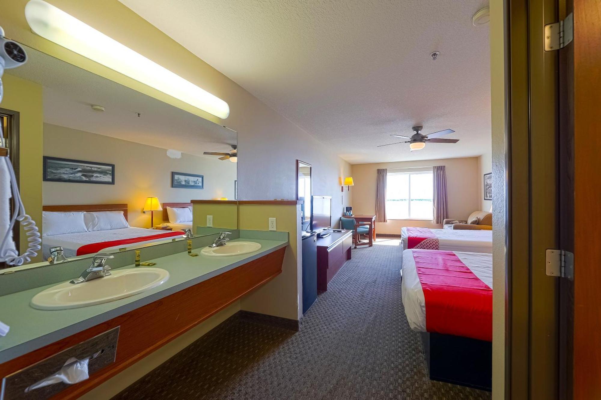 Hotel Siletz Bay Beachfront By Oyo 2*