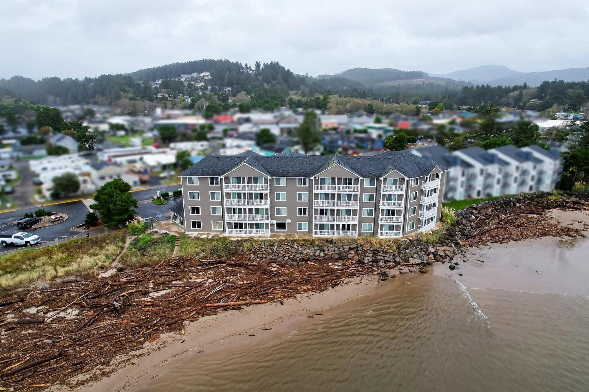 Siletz Bay Beachfront By Oyo Hotel Lincoln City