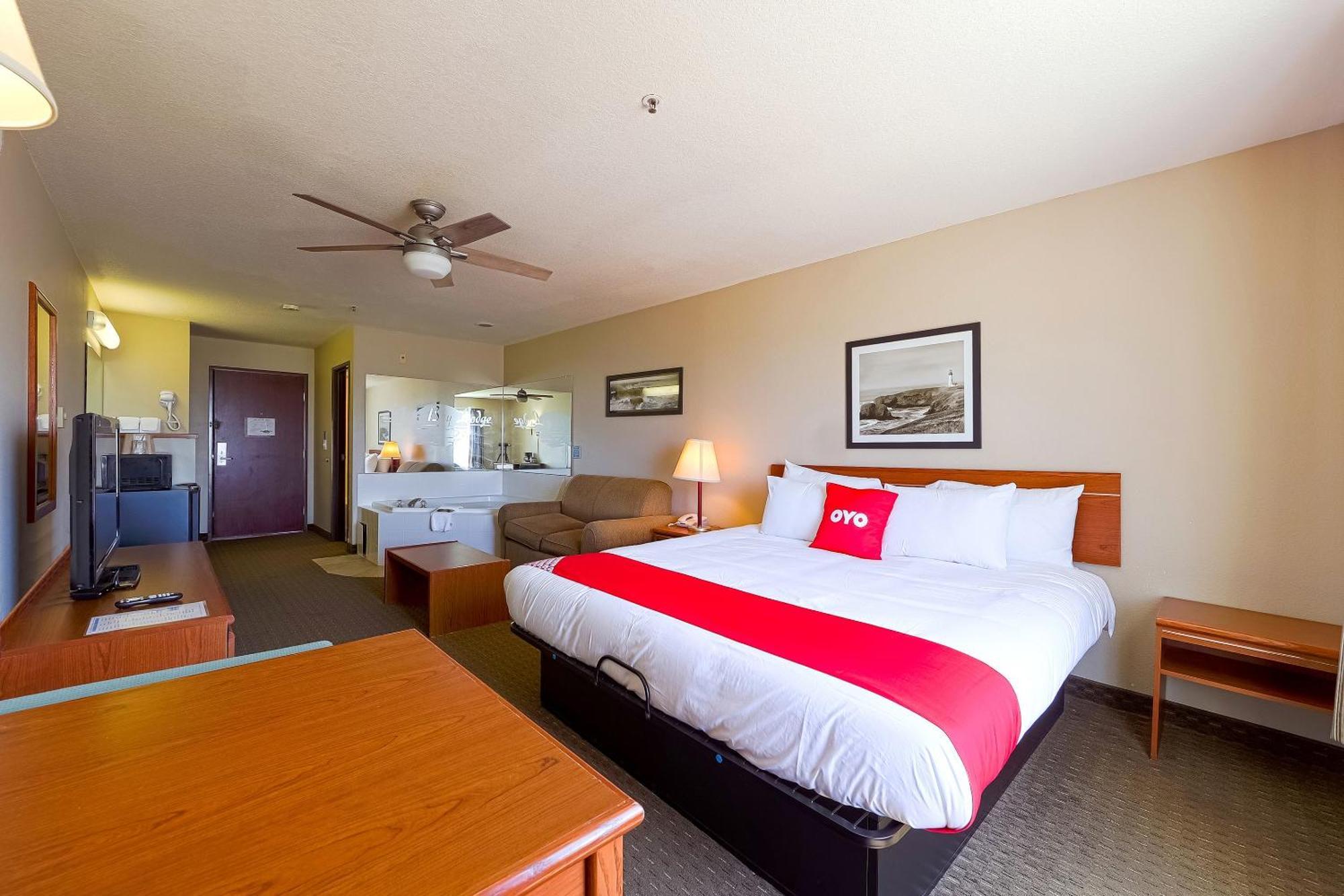 Siletz Bay Beachfront By Oyo Hotel 2*
