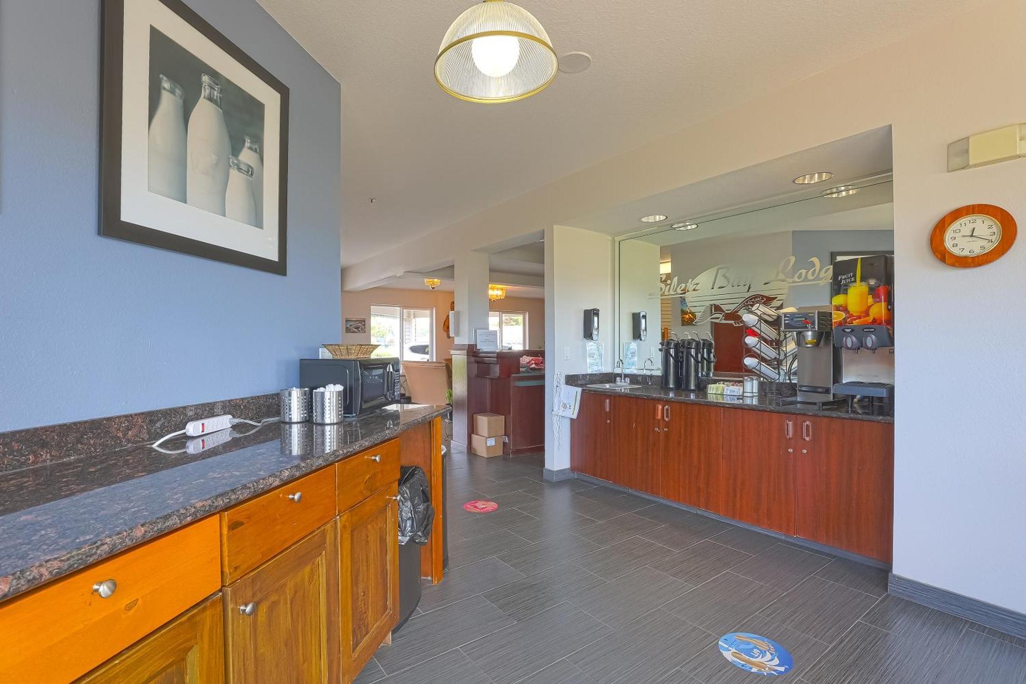 Siletz Bay Beachfront By Oyo Hotel 2*