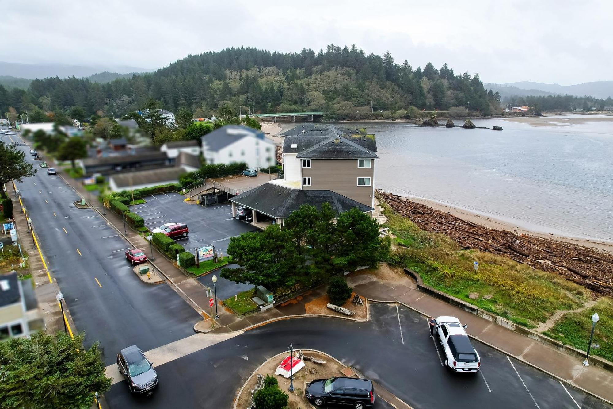 Siletz Bay Beachfront By Oyo