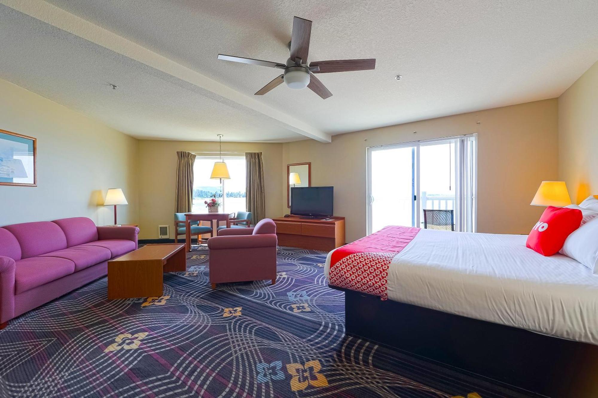 Siletz Bay Beachfront By Oyo Hotel