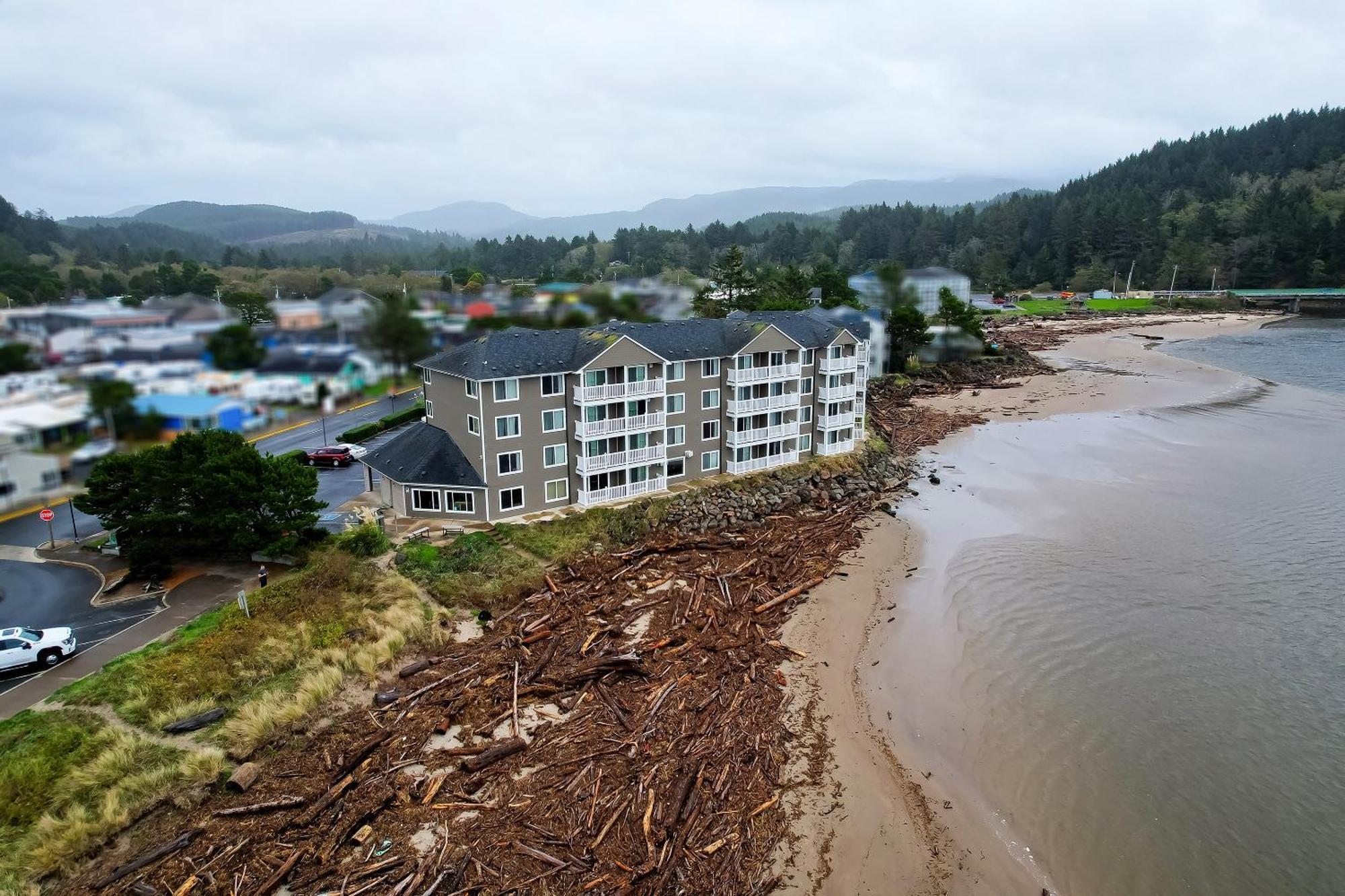 Siletz Bay Beachfront By Oyo Hotel 2*