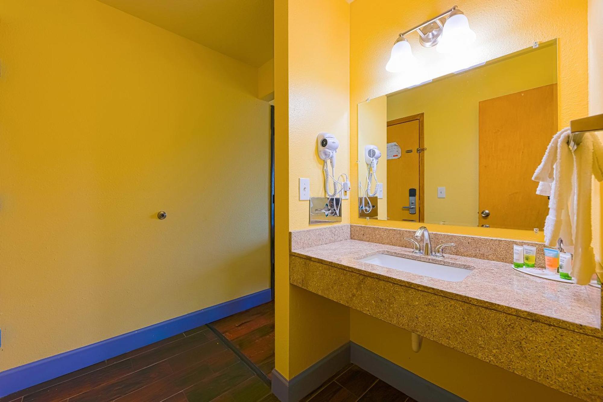 Coastal By Oyo - Oregon Coast Hwy Hotel
