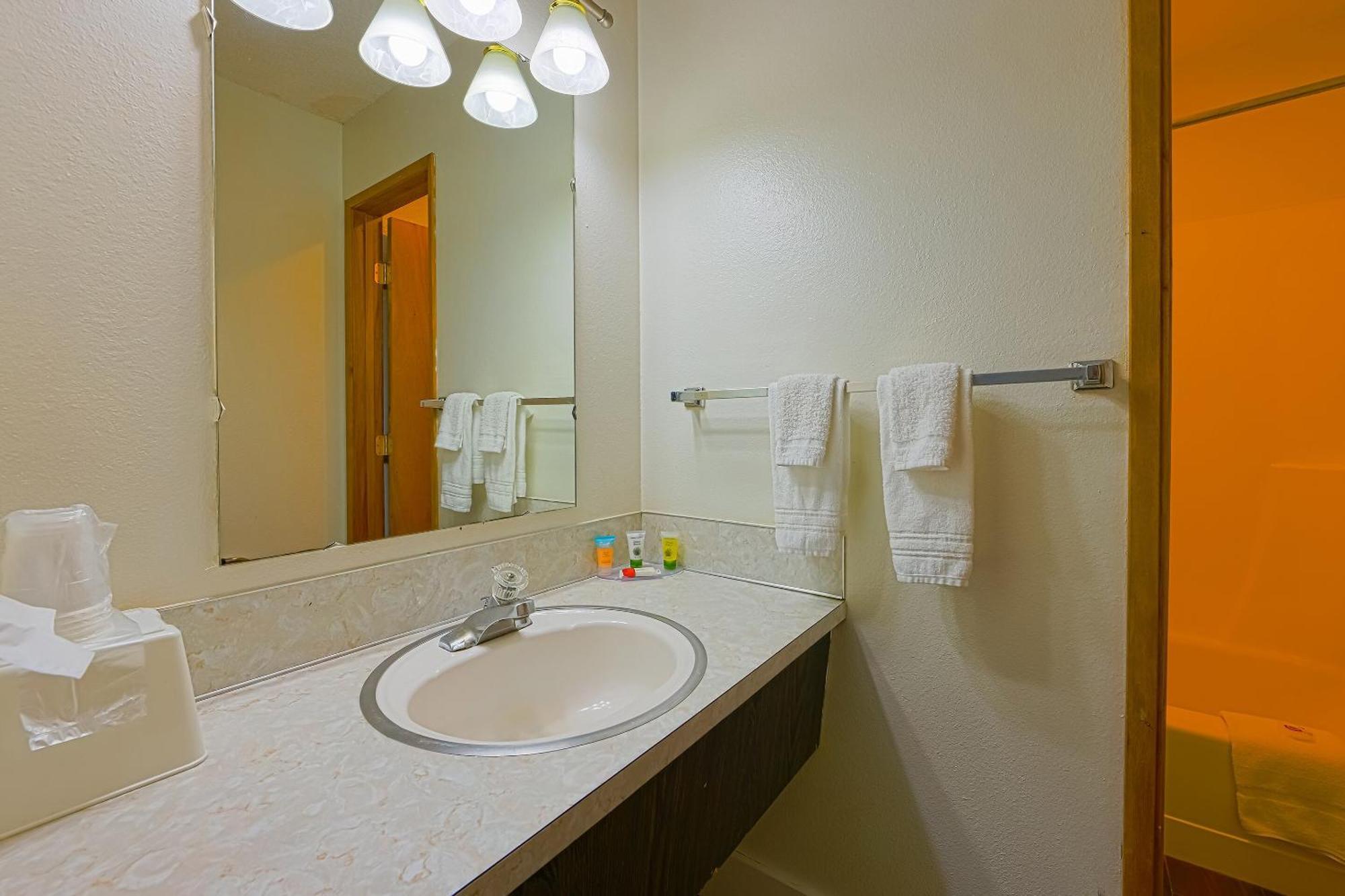 Hotel Coastal By Oyo - Oregon Coast Hwy Lincoln City