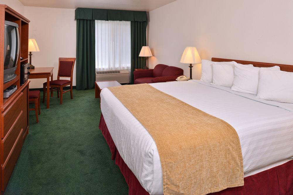 Express & By Ihg Lincoln City