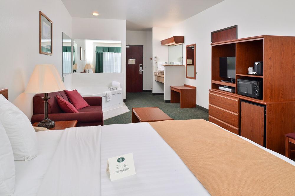 Hotel Express & By Ihg