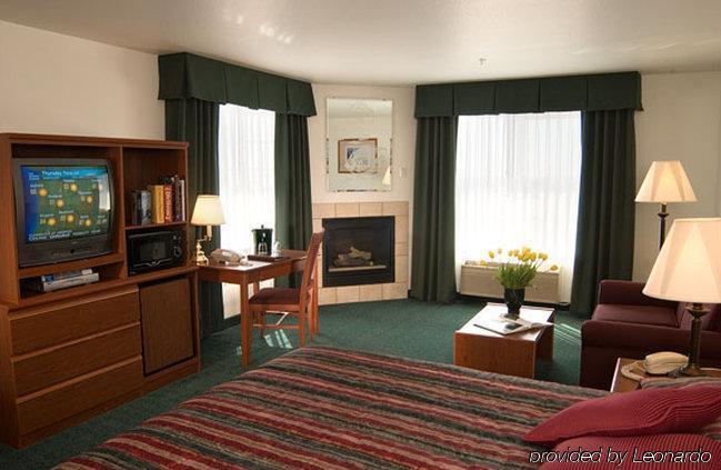 Express & By Ihg Lincoln City