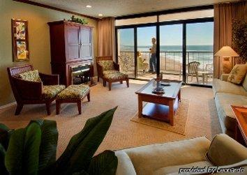 At Spanish Head Hotel 4*