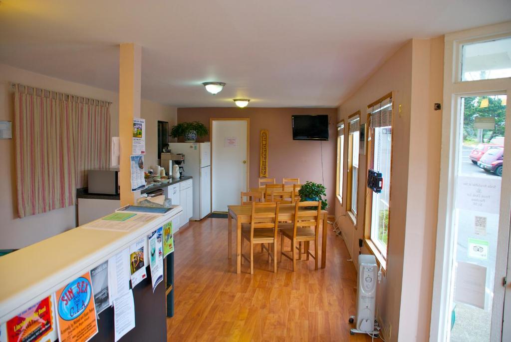 Edgecliff Motel