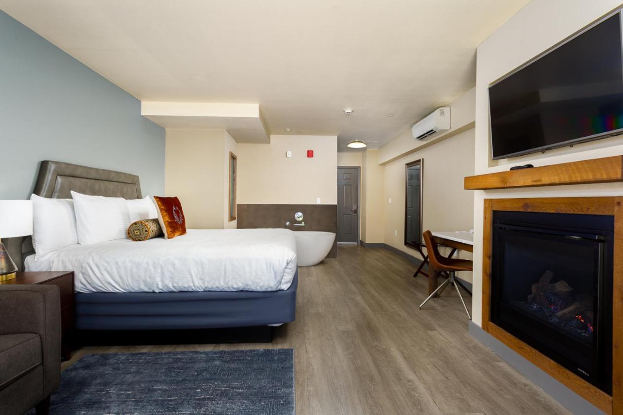 The Coho Oceanfront Hotel 4*