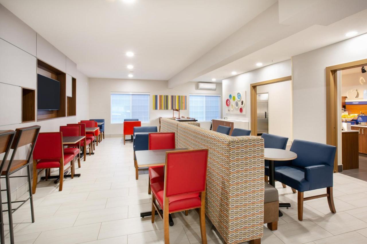Express & By Ihg Lincoln City