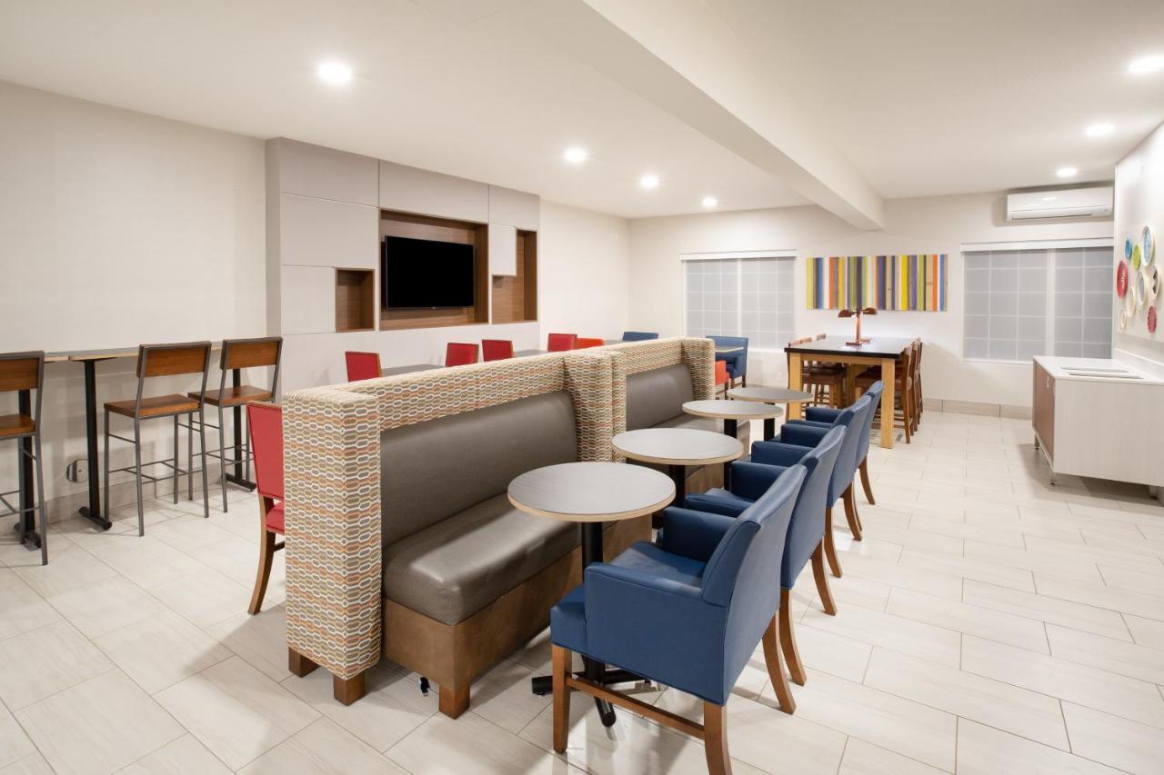 Express & By Ihg 3*