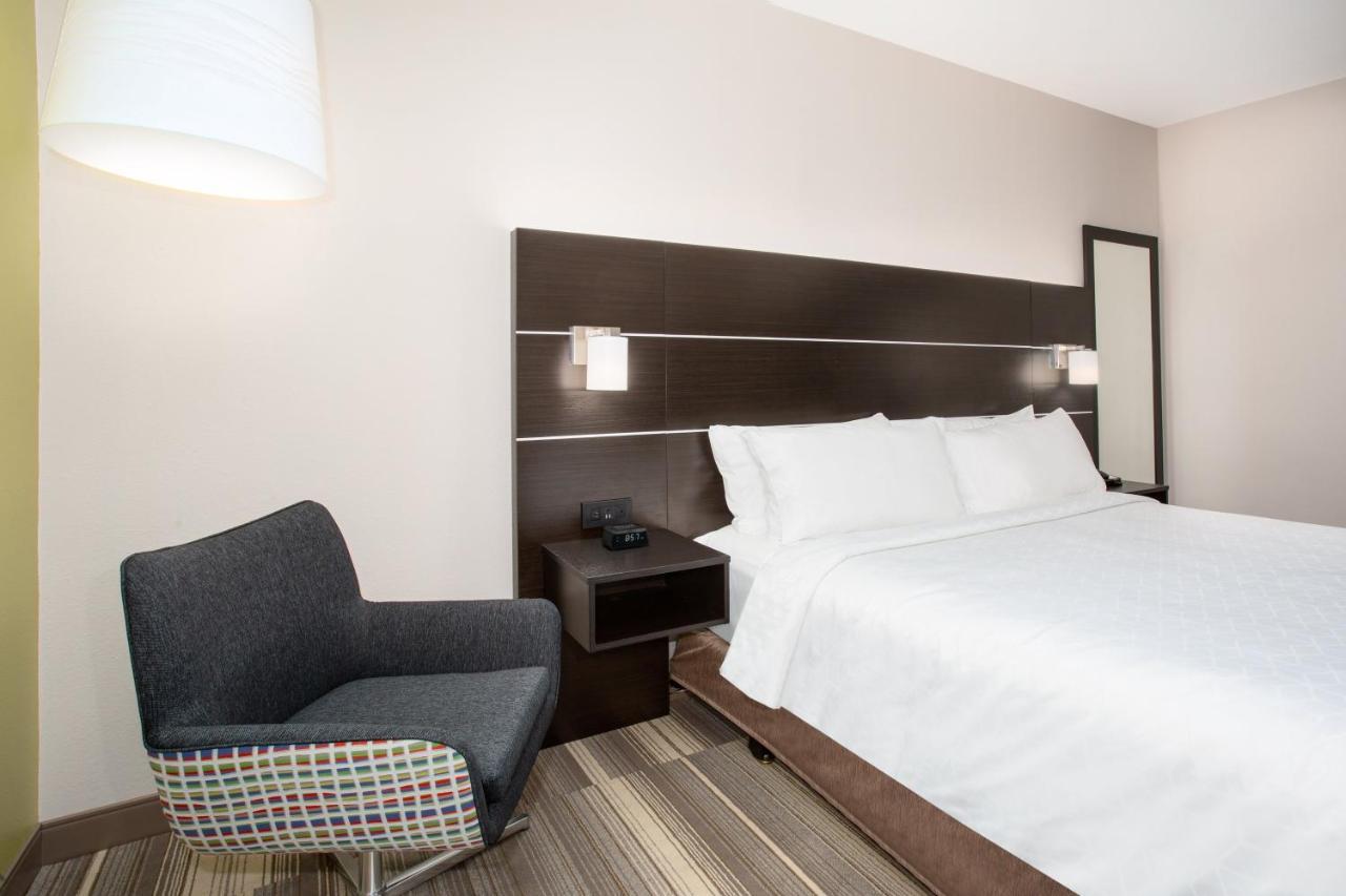Express & By Ihg