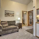 Logan Road Lookout, Lincoln City Home With Game Room