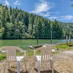 The Crabbing Cabin
