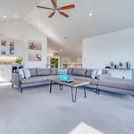 Breakwater Beach House