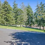Regatta Park Lake House