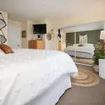 Waters Edge 304