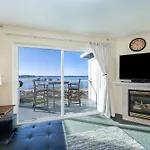 Waters Edge 404