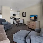 Pelican Shores Inn