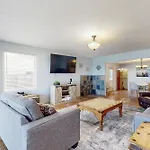 Tranquil Edge Retreat