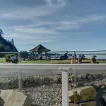 Waters Edge 103