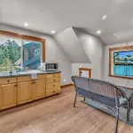 Schooner Creek Retreat