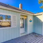 Tranquil Edge Retreat - Oceanfront House W Hottub