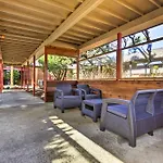 Lincoln City Condo Pool Access, Walk To Beach!