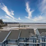 Waters Edge 412