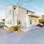 Wycliff Beach Condo