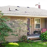 Beach Bungalow - Roads End