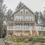 Cozy Coastal Retreat W/ Ocean And Forest Views